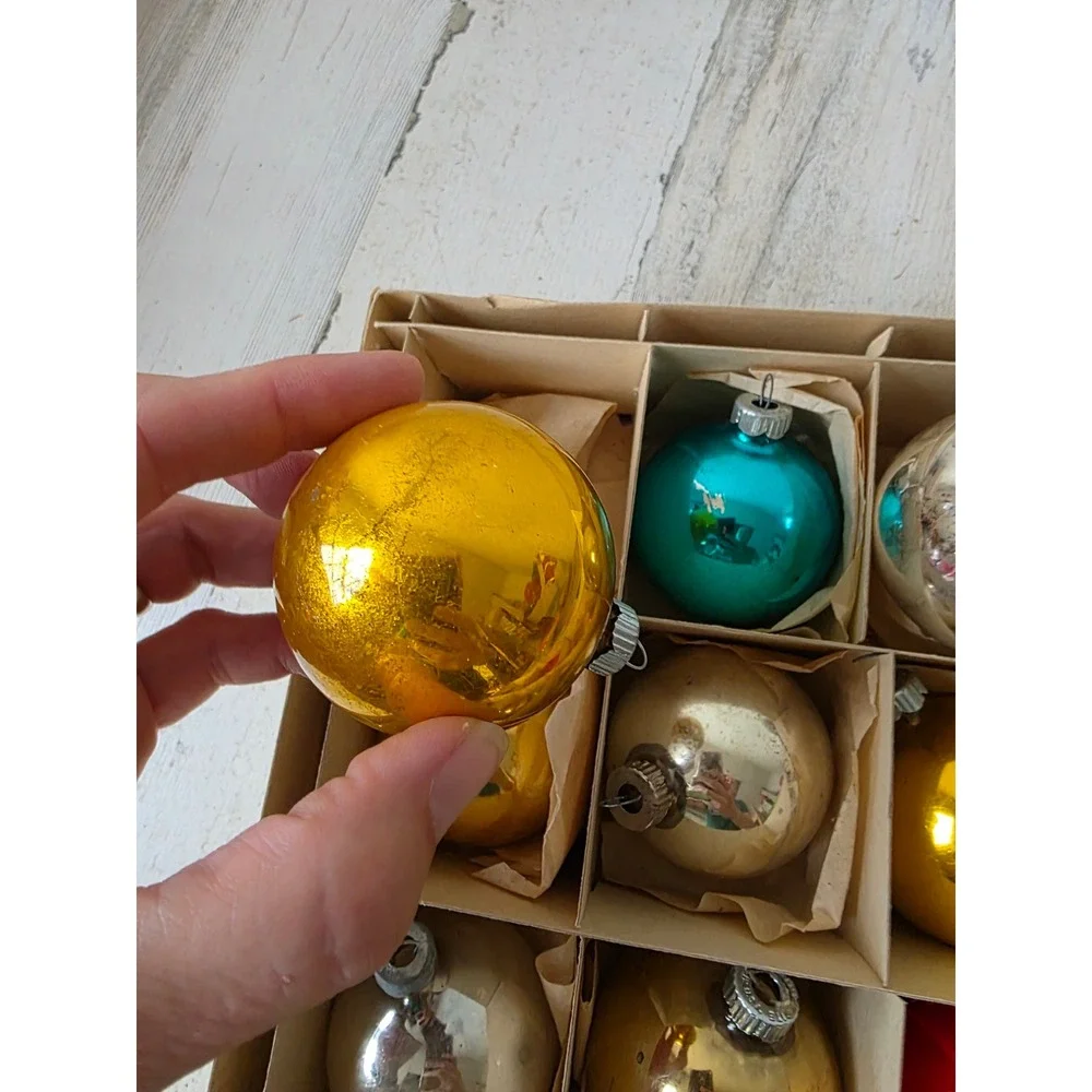 Vintage shiny Brite ball ornament green red gold silver set box Santa Land Xmas